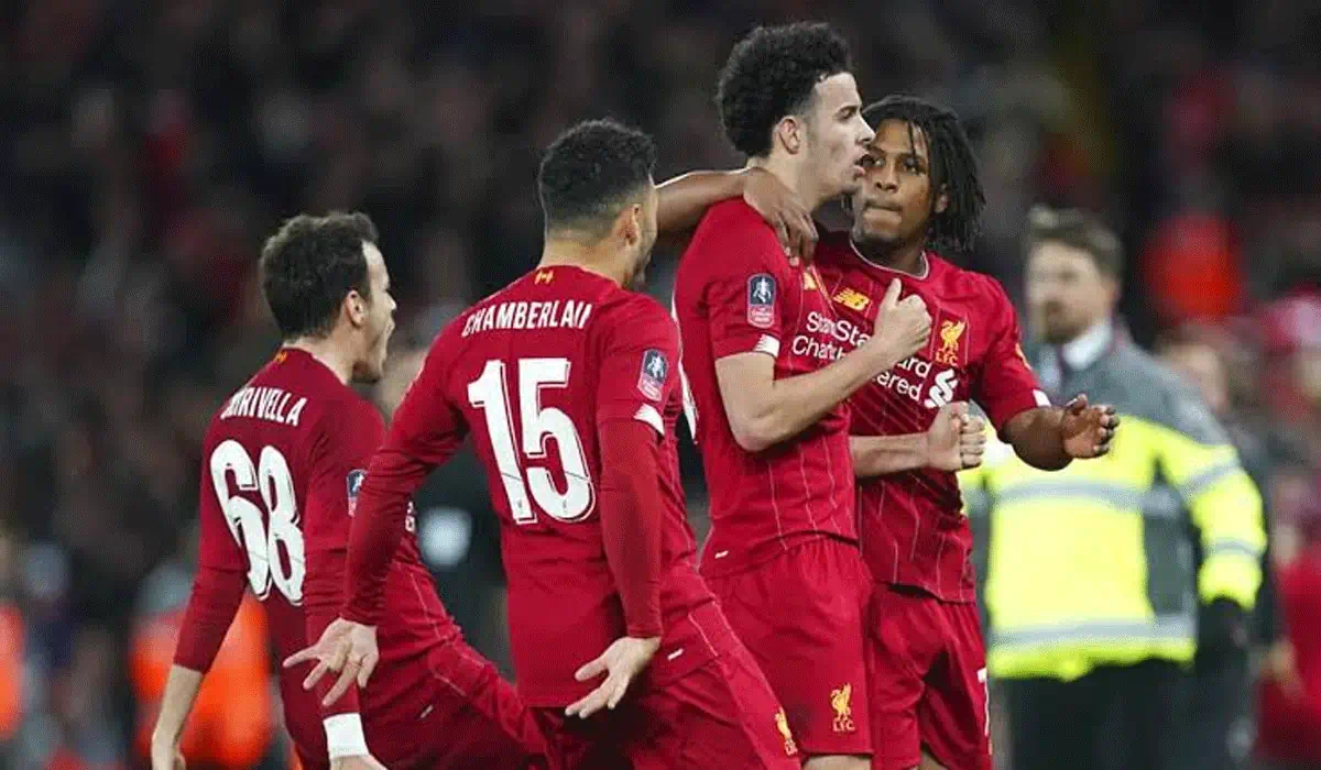 222 Penampilan Jadi Warisan Jones di Liverpool