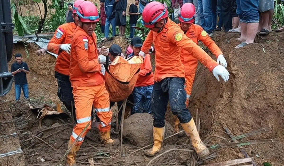 Insiden Dua Wanita Lompat Dari Angkot 