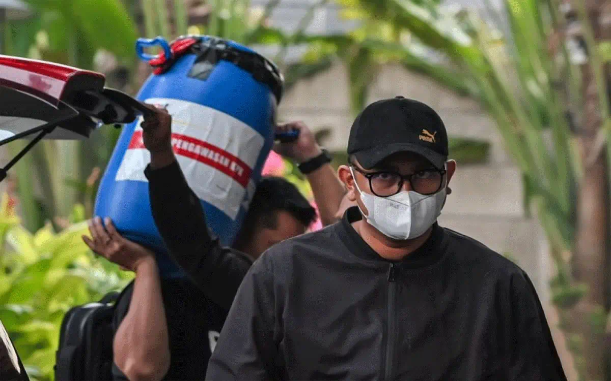 Bikin Melongo! KPK Temukan Uang Rp934 Juta dalam Tong, Bupati Klaten Jadi Sorotan!