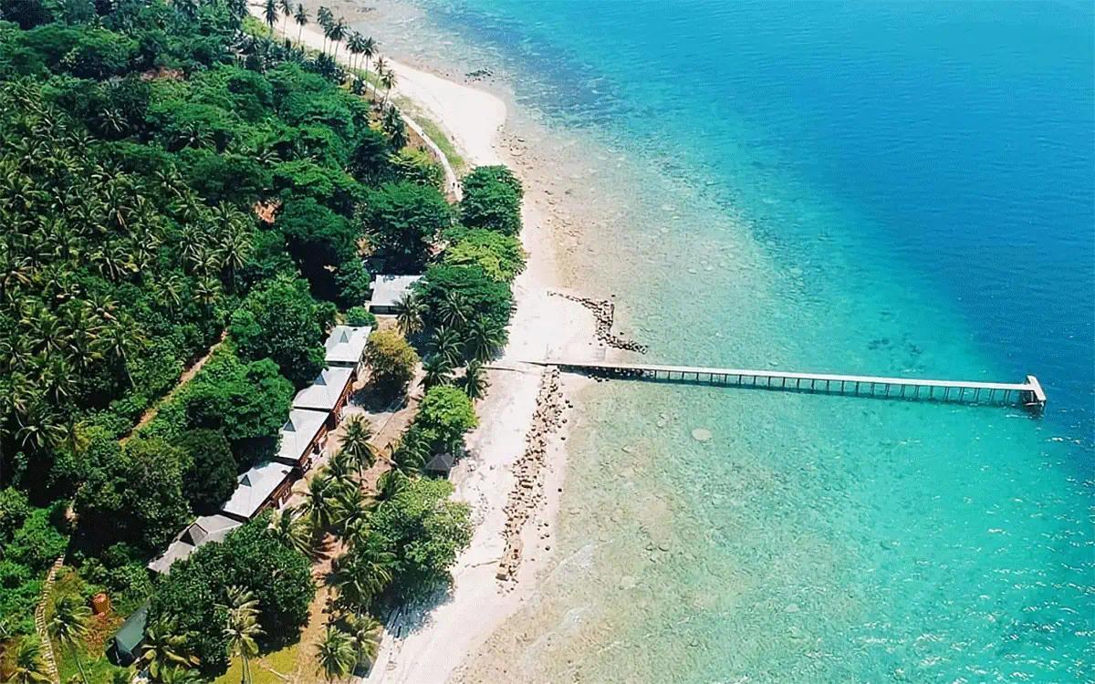 “Bikin Takjub! Pulau Randayan di Kalimantan Barat Tawarkan Surga Tropis dengan Pantai Eksotis dan Air Laut Jernih
