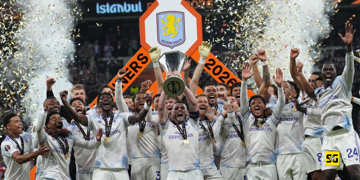 Aston Villa dengan Trofi Liga Europa 2025-2026