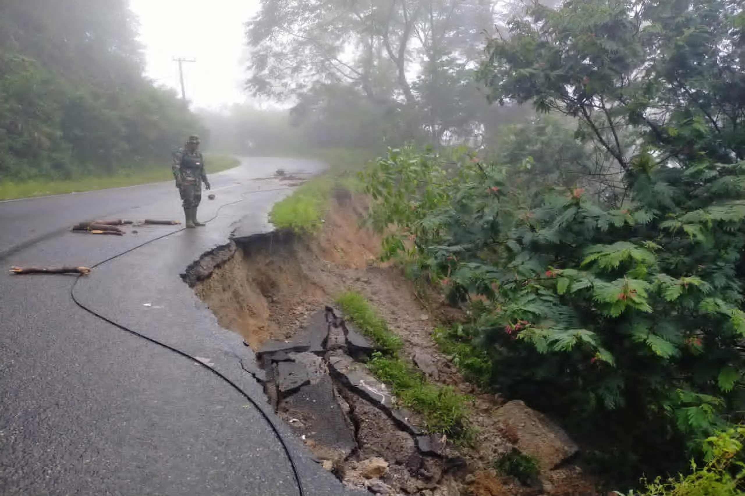 Kondisi Kerusakan Jalan Di Lokasi Kejadian700 