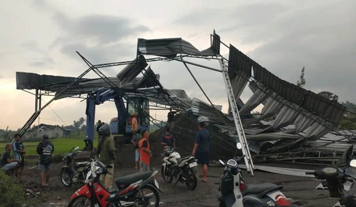 Fenomena Langka Di Klaten! Angin Kencang Bawa Hujan Es, Tiga Kecamatan Kena Dampak