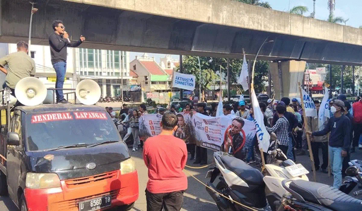 Hotman Paris Kena Imbas Polemik, Kantornya di Kelapa Gading Didatangi Massa Demo