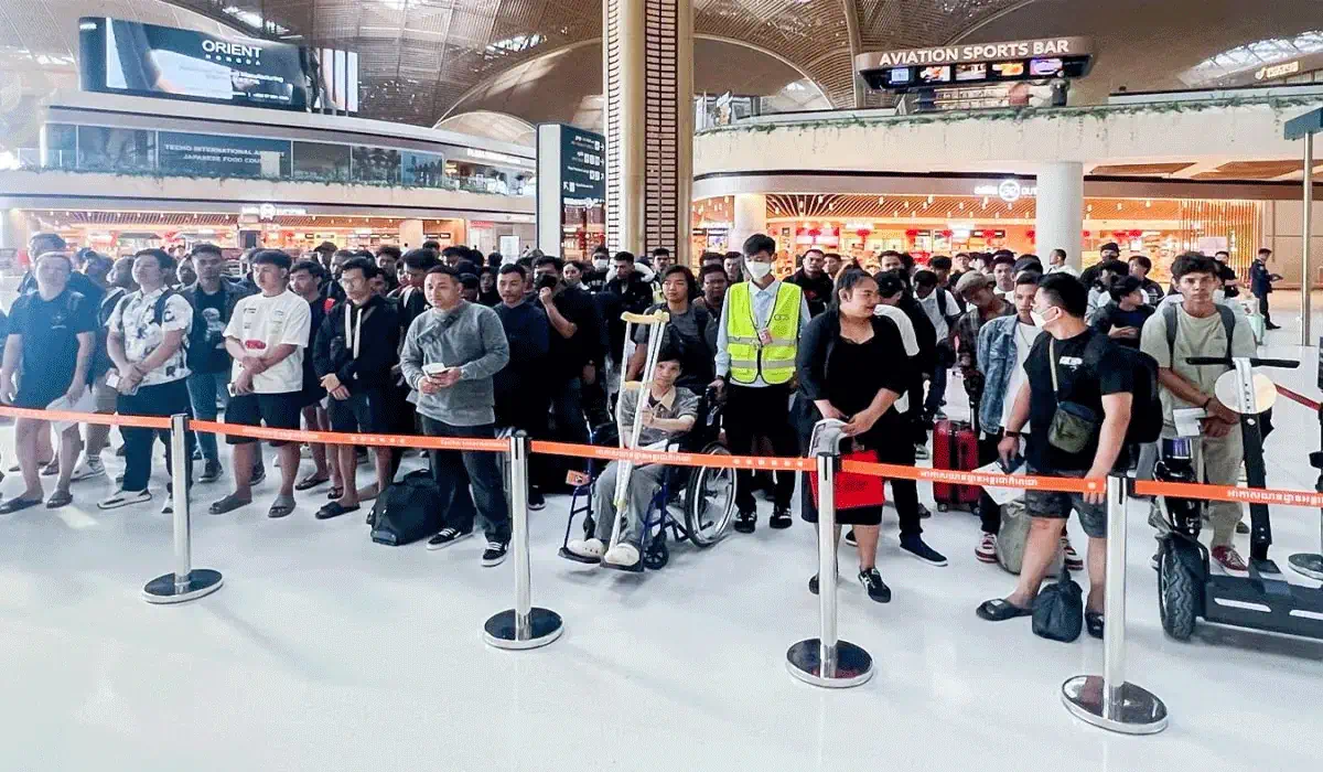 Kemlu Gerak Cepat! WNI di Detensi Kamboja Berpeluang Lepas dari Denda Overstay, Ada Apa Sebenarnya?