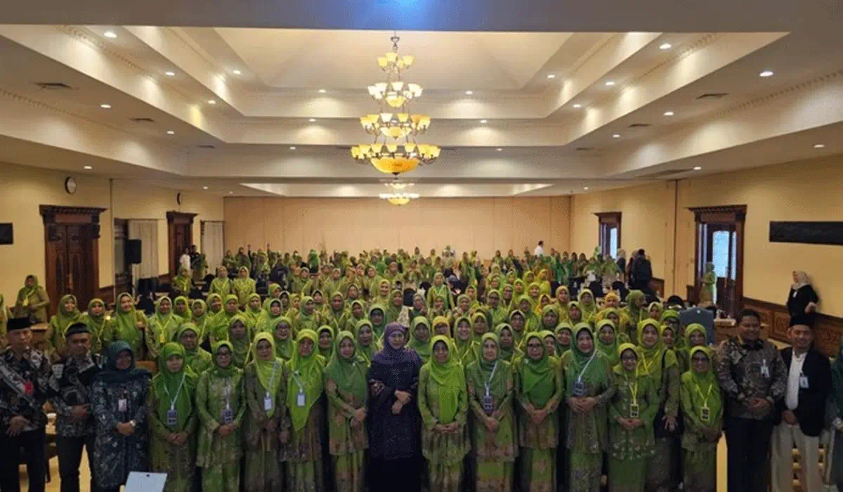 Khofifah Ajak Muslimat NU Berdakwah Lewat Digital, Sentuh Gen Z dengan AI
