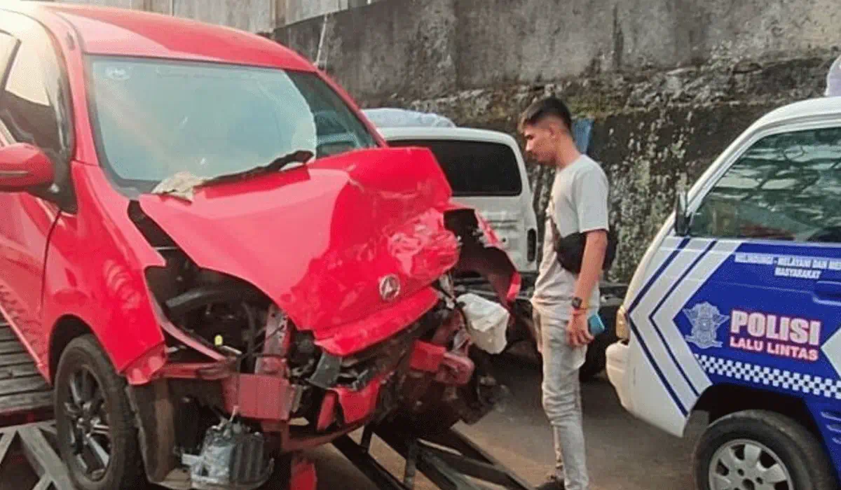 Ngantuk di Jalan, Tabrakan Beruntun Libatkan 3 Kendaraan di Banda Aceh!